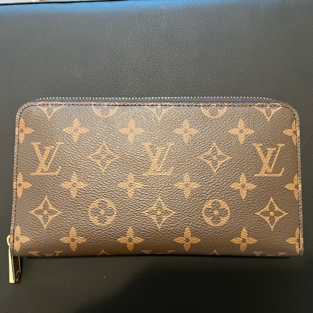 NOT authentic Louis Vuitton zipper wallet